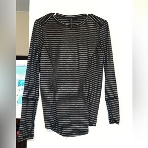 90 DEGREE BY REFLEX Women’s Long Sleeve Shirt Black and White Stripped LARGE